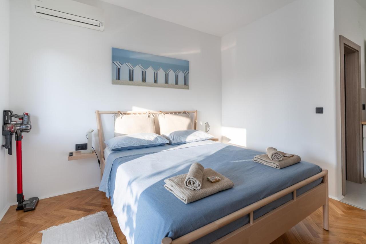 New! D31 W2 Bikes, Sunny Terrace & Parking Apartament Rovinj