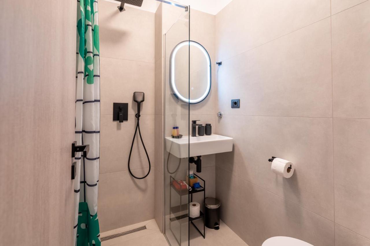 New! D31 W2 Bikes, Sunny Terrace & Parking Apartament *