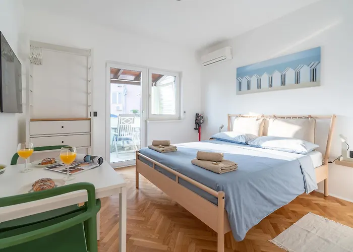 New! D31 Studio W2 Bikes, Sunny Terrace & Parking