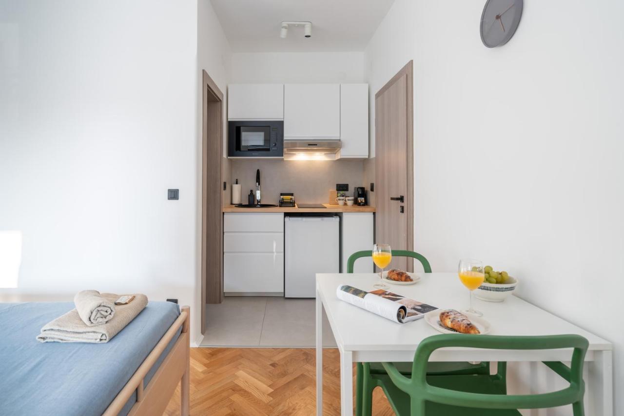 New! D31 W2 Bikes, Sunny Terrace & Parking *